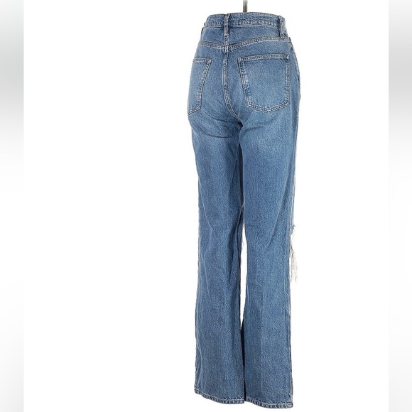 Triarchy distressed Jean size 26 waist Measured at 31.25” inseam, 10.25” rise - Picture 2 of 3